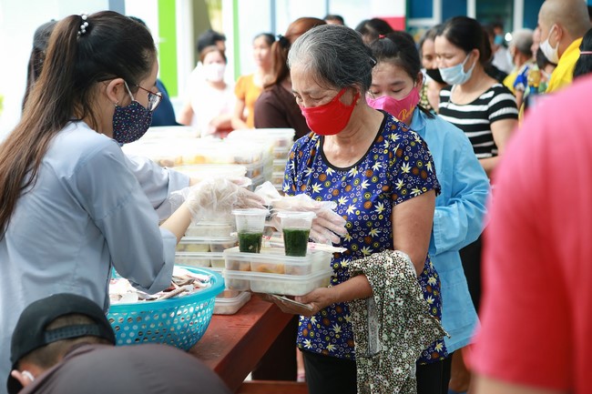 Charity of  Dong Cao pagoda